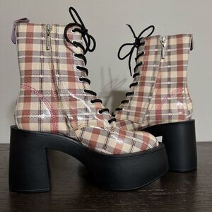 Women’s Larroude Olivia Patent Leather Platform Boot Size‎ 8 Carmel Plaid
